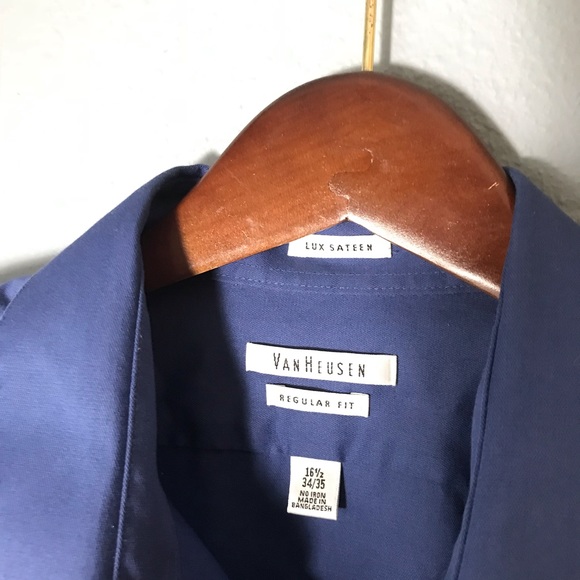 Van Heusen Regular Fit Dress Shirt - Picture 2 of 3